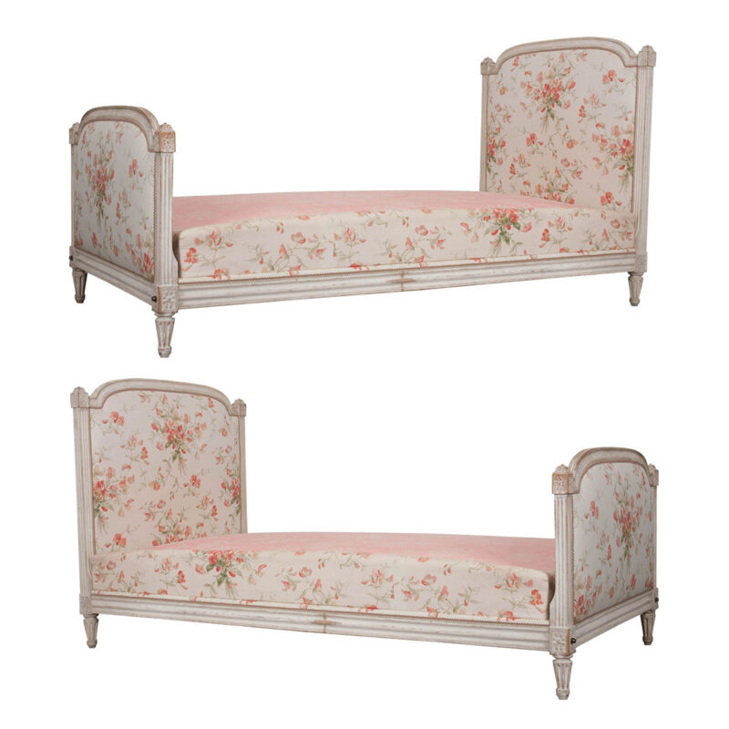 pair twinbeds daybeds paintedbeds