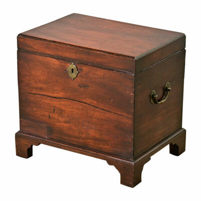 English 19th Century Mahogany Decanter Box
