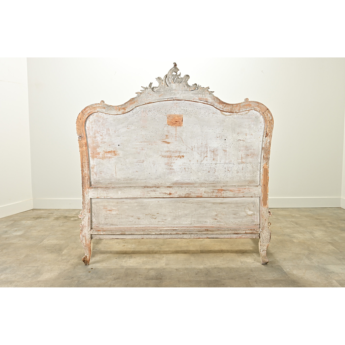 French 18th Century Louis XV Painted & Gilt Queen Bed - Fireside French 18th Century Louis XV Painted & Gilt Queen Bed - Fireside