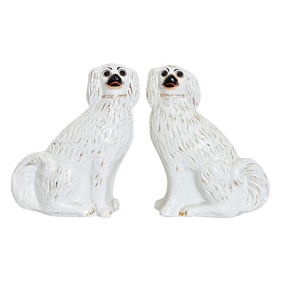 English 19th Century Pair of Staffordshire Dogs with Glass Eyes
